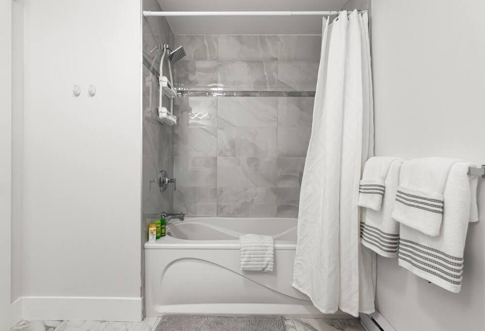 Beautiful 1 Bedroom Apartment - Private Entrance 蒙古顿 外观 照片